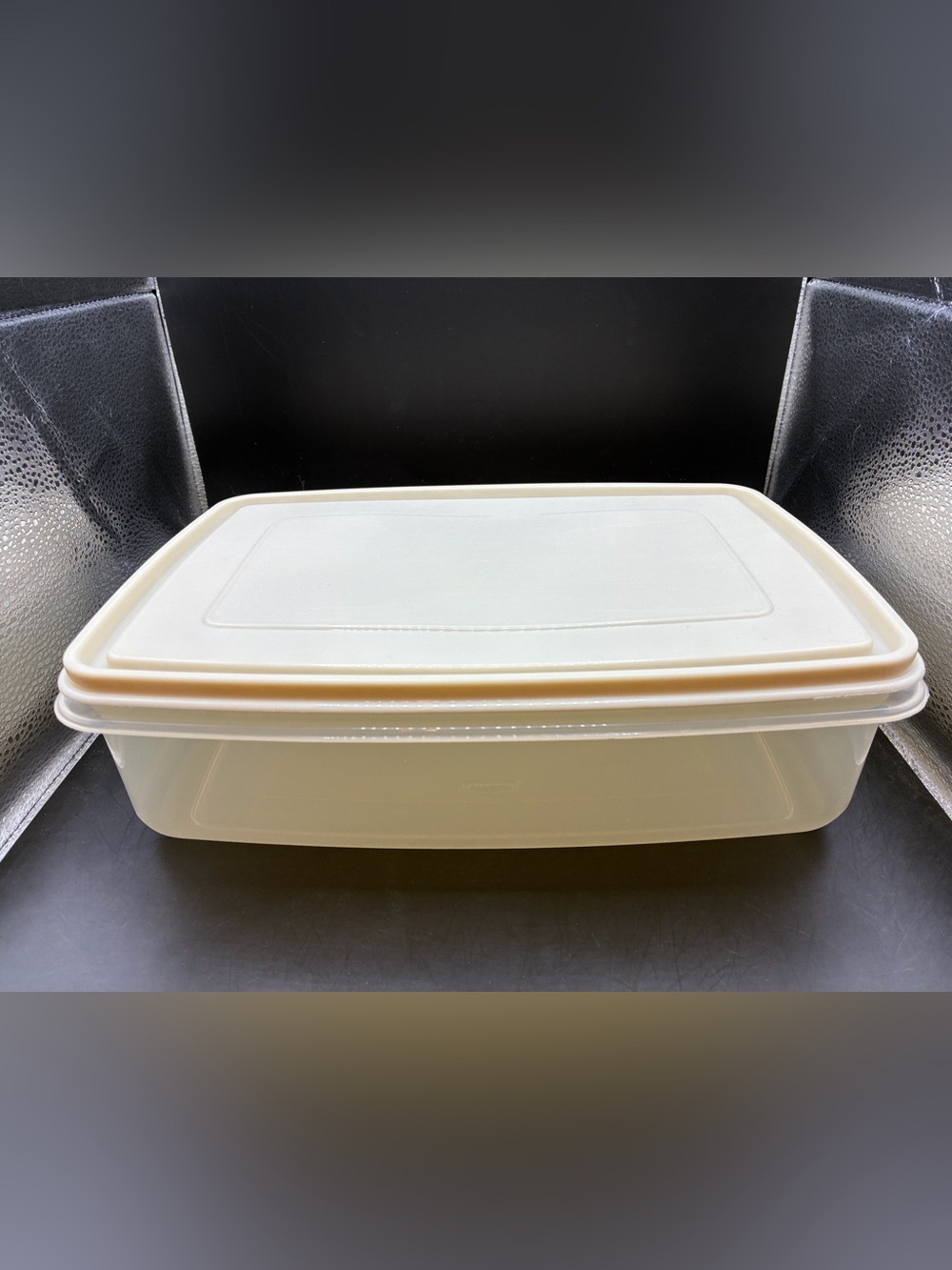 Rubbermaid Servin Saver #7 Rectangle with Almond Lid, 17 Cups
